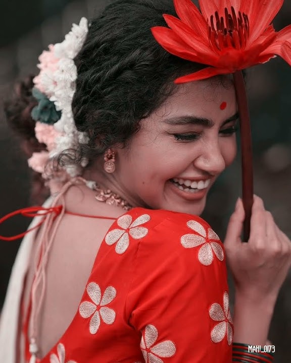 😍Love bgm🥰 #boss (A) baskaran movie #anupamaparameswaran whatapp status🖤🖤🖤