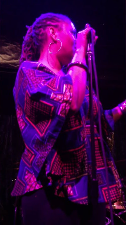 lalah hathaway harmonising with herself - POLYPHONIC OVERTONE SINGING
