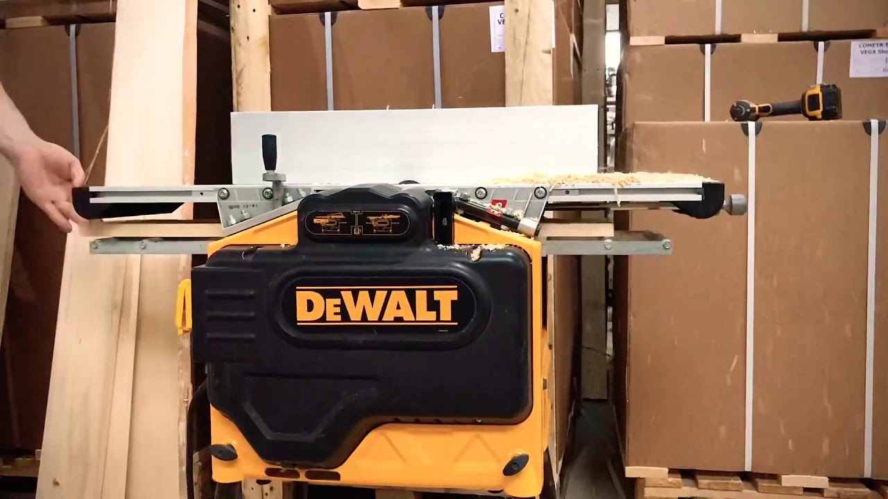 DeWALT D27300 -