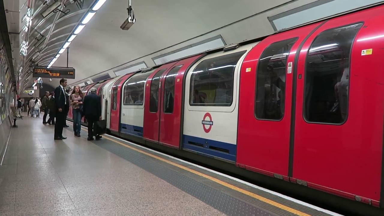 London Underground Central Line Trains At St. Paul's 17 June 2016 - YouTube