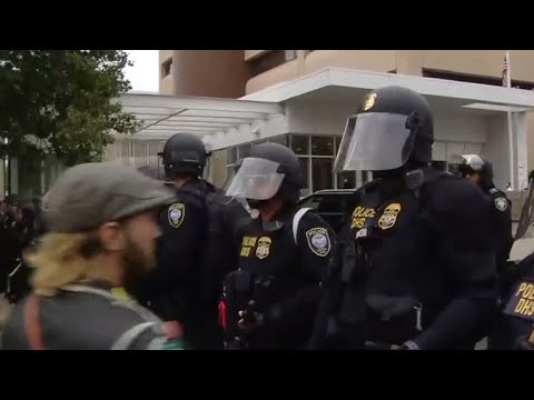 Video: L'ascesa E La Caduta Di Riot Ribs A Portland