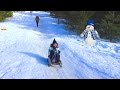 Видео для детей Катание с горки на  санках  ледянке Driving from a hill on a sledge to an ice-boat