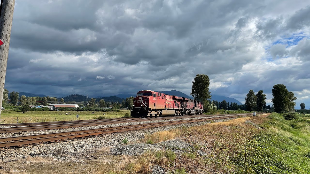 A Little Overpowered! CP A71 (Intermodal) W/ SD30ECO Matsqui BC Canada 27AUG22 ES44AC 8723