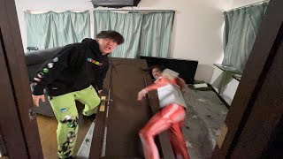 友達の家に進撃の巨人で乗り込んでみた【ドッキリ】