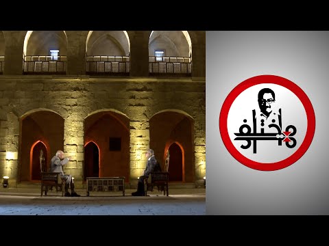 المؤرخ محمود إسماعيل صلاح الدين نزع جلود الكتب وجعلها أحذية لجنوده