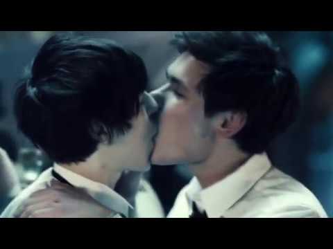 Vidéo: Regardez La Scène D'une Histoire D'amour Homosexuelle Dans La Reina Del Sur 2