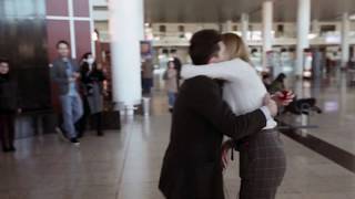 ხელის თხოვნა აეროპორტში Proposal at the Airport