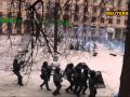 "Беркут" на глазах митингующих убивает задержанных активистов на Грушевского