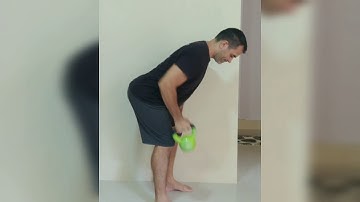 Remada unilateral com kettlebell