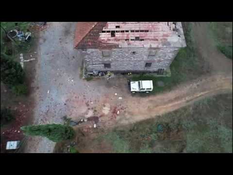 Video Maltempo in Toscana: Larciano, il vento fortissimo scoperchia il tetto di una casa
