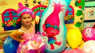 ТРОЛЛИ из нового мультика // Открываем подарки на День Рождения // Монстр без лица украл троллей! ТРОЛЛИ из нового мультика // Открываем подарки на День Рождения // Монстр без лица украл троллей!