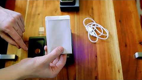 Unboxing: iPod Touch 1st Generation (With Box)