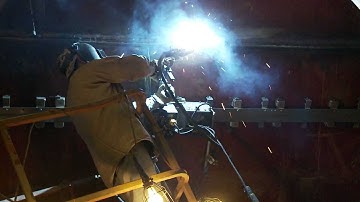 Bug-O Systems: Speed Weaver II mounted on DC-IV for welding on a shill hull