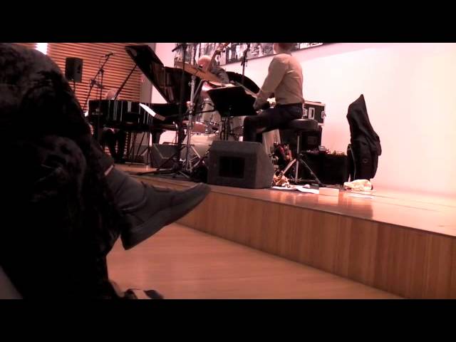 在 YouTube 上觀看「Joachim Kühn Trio live "Because of Mauloud"」