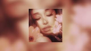 Ariana Grande - Kiss Me (Sped Up/Nightcore)