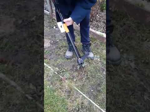 Корне Удалитель сорняков fiskars