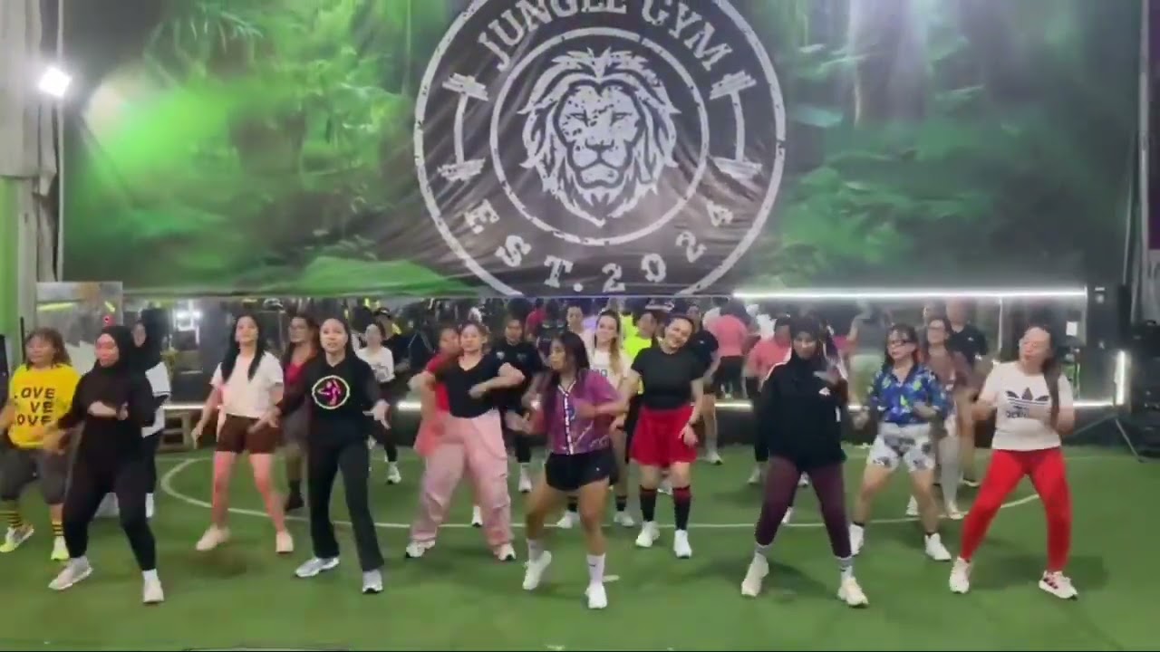 Gimmie Gimmie ||Dance Fitness||Coreo by Dina Mozza #zumbaindonesia #dance