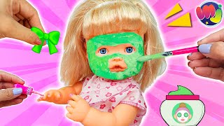 Bebé se hace una mascarilla   KIT Maquillaje y uñas para ser una princesa