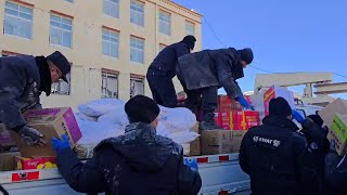Food and cooking appliances offered to quake-affected people in Xizang
