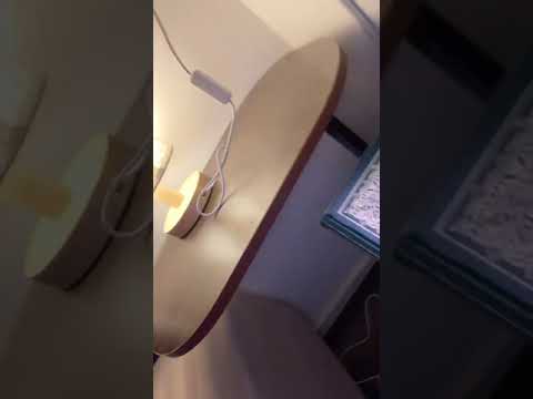الأمر ليس بكثرتهم حولك إنما بمن يأتيك دون أن تناديه ومن يربت على كتفك دون أن تخبره بأنك مثقل