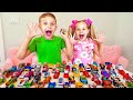 Диана и Рома играют с игрушечными машинками | Hot Wheels City