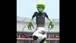 الرجل الاخضر ومهارات لعب الكوره | Dame tu cosita