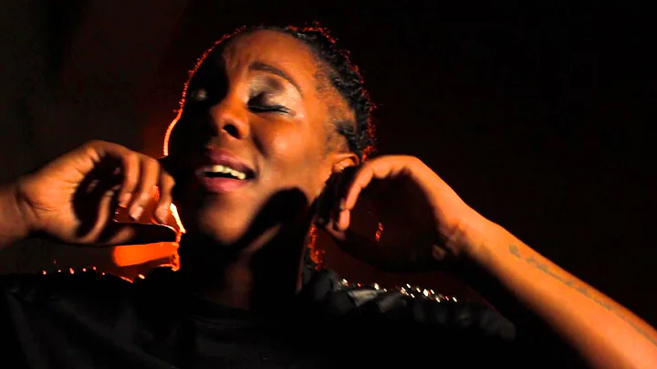 Marla Brown feat. Runkus - One Shot [Official Vide...