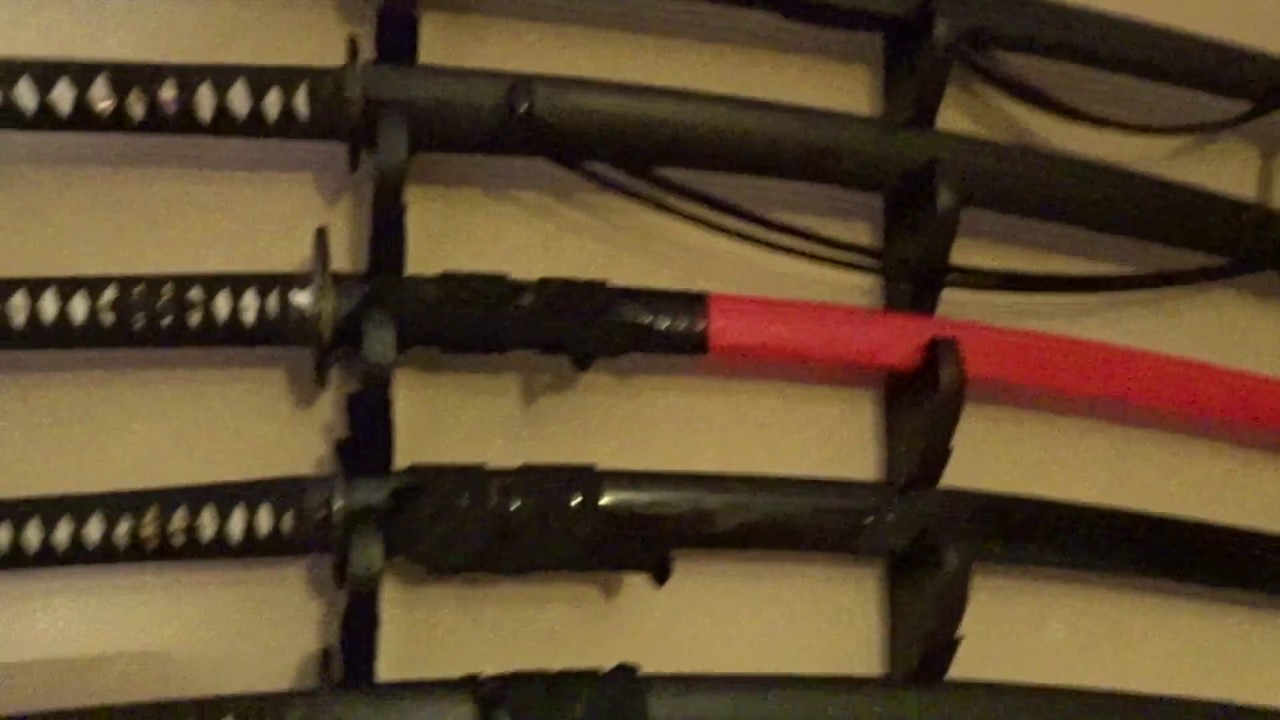 How To Display Japanese Katana On A Rack The Correct Way!