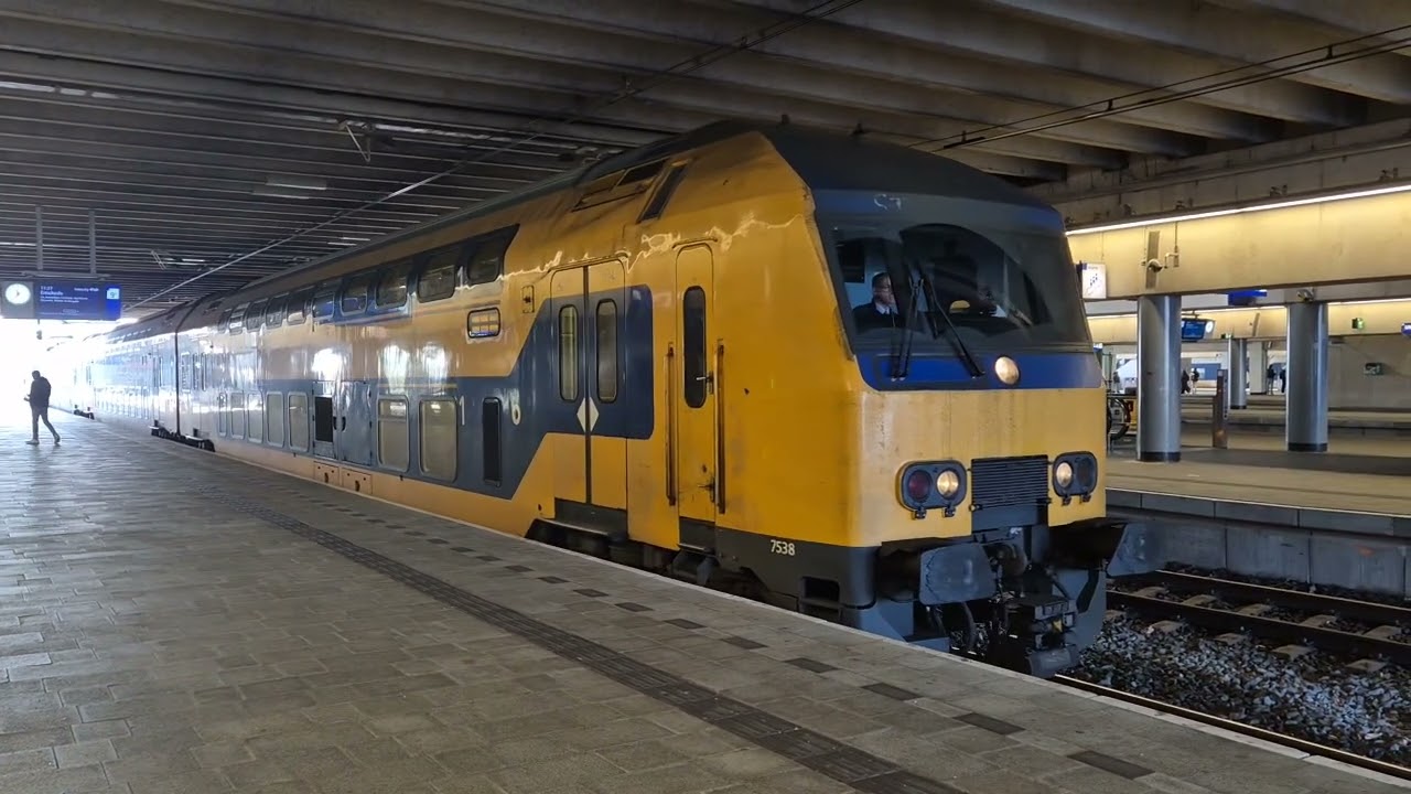 Departure DDZ 7538 from Utrecht Centraal to Enschede