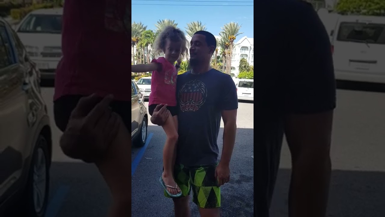 👨‍👧💥💃🕺