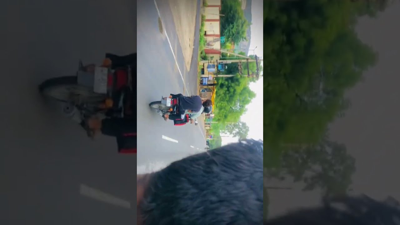 यह क्या  देख  ना पड़  राह है 😂जाना कहीं और था पाउच कहीं और  गये😂