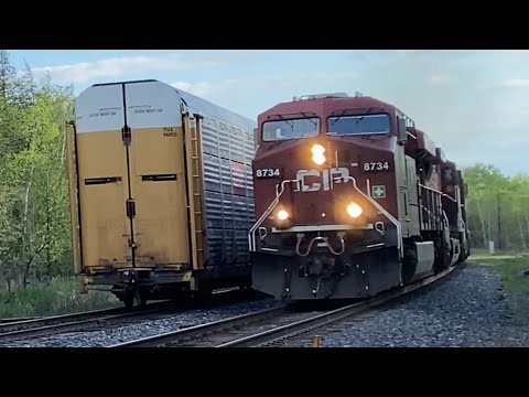 CP 106 Southbound has a double meet at the Medonte Siding in Coldwater, ON CP 106 Southbound has a double meet at the Medonte Siding in Coldwater, ON