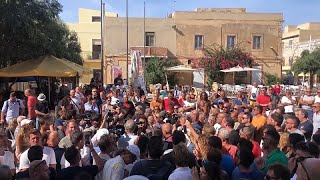 Face à l’afflux massif de migrants, la colère monte à Lampedusa