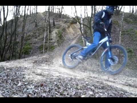 Downhill extreme mountainbiking - YouTube