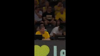 Andreas Obst hits from way downtown