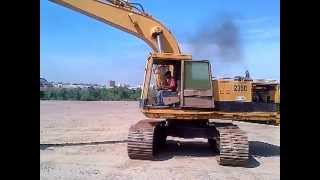 EXCAVADORA 235C