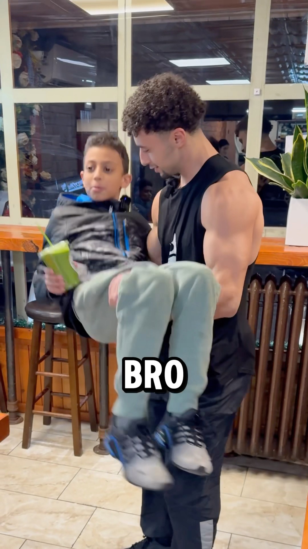 Making kids workout for a free smoothie??‼️