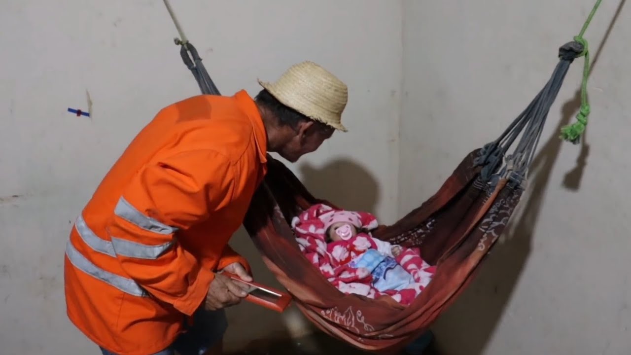 Seu mane desconfia que a criança não é dele#comedia #piadascurtas #humor