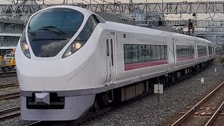 JR東日本E657系ｶﾂK4編成が常磐線特急ときわ67号勝田行きとして金町駅を通過するシーン（67M）2025.8.21.15:41