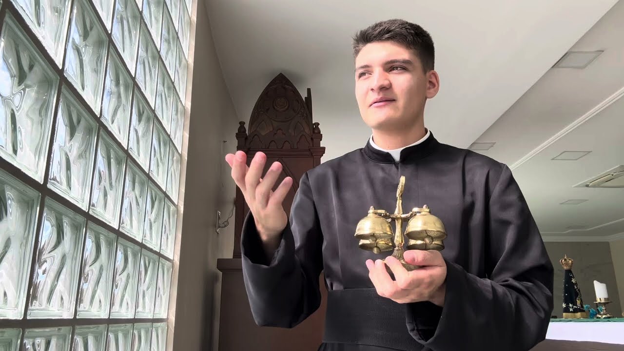 Como tocar o carrilhão/sino/sineta na Missa?