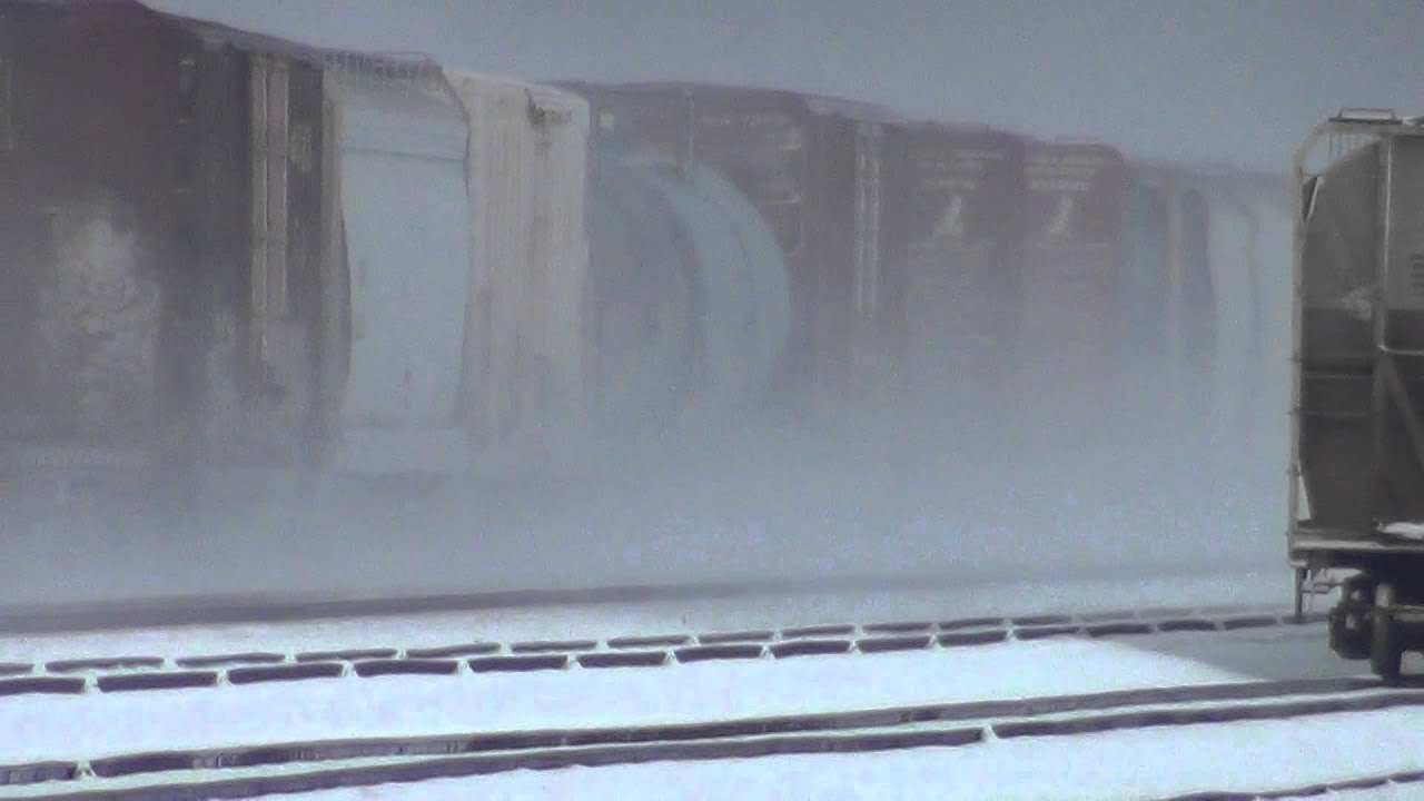 CSX Q377 Train Westbound Thru The Snow