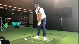 Cameron Smith practising golf swing with TPro Yellow