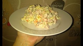 Салат с копчёным мясом и солёными огурцами. Вкусный быстрый салат. Салат с копчёным мясом и солёными огурцами. Вкусный быстрый салат.