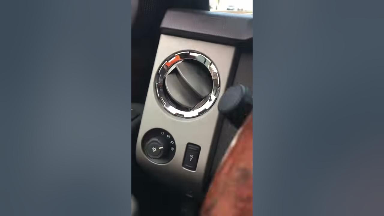 6.7 powerstroke engine knocking shaking - YouTube