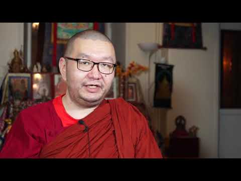 Video: Ano ang pagkakaiba sa pagitan ng Theravada at Mahayana Buddhism?