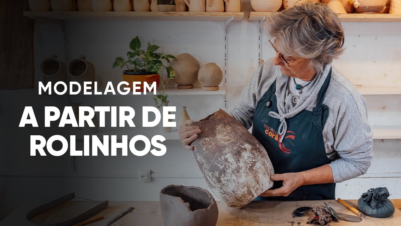 Modelagem de vaso em cerâmica a partir de rolinhos