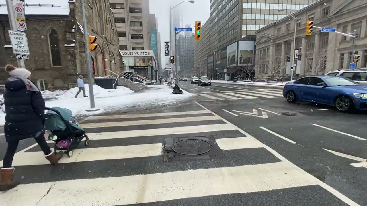 Winter Walk to Yorkville! #toronto 