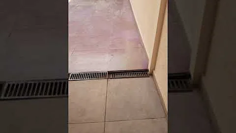 Como remover resina de piso Ceramico?