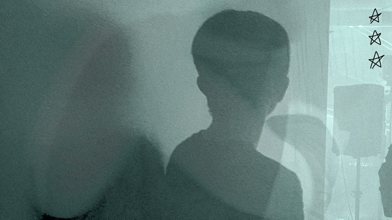 Guarda CRVIG & Tøbias - shadowrealm (Audio) su YouTube Guarda CRVIG & Tøbias - shadowrealm (Audio) su YouTube