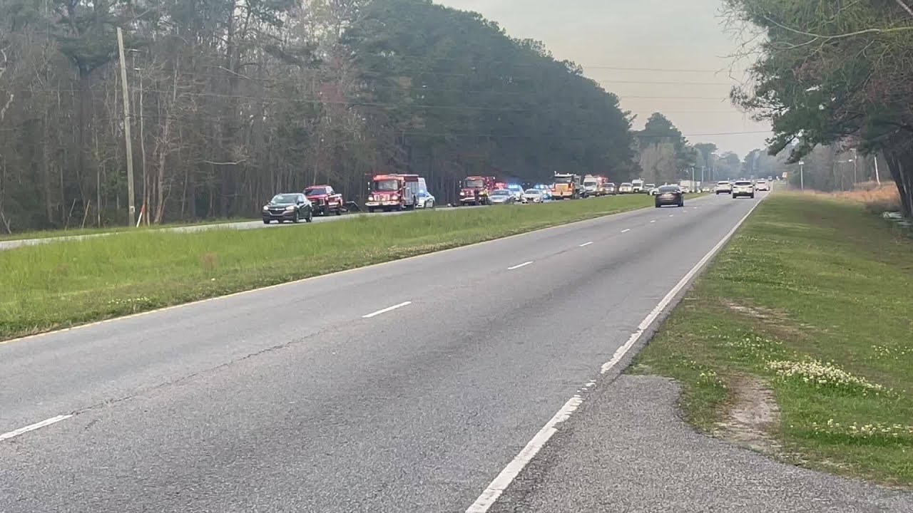 Emergency crews respond to deadly crash on Savannah Highway in Ravenel ...